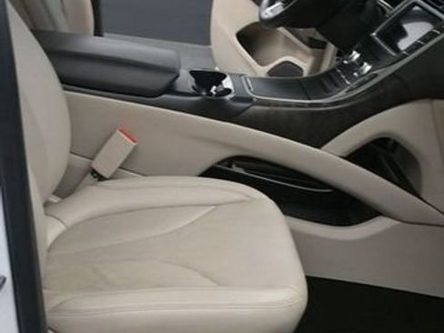Used 2019 Lincoln Nautilus Reserve AWD/4WD image 13