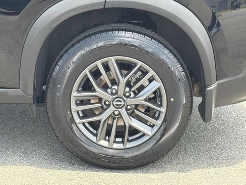 Used 2023 Nissan Rogue S FWD image 19