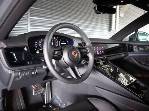 New 2026 Porsche Panamera RWD image 4