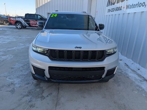 Used 2024 Jeep Grand Cherokee L Altitude image 32