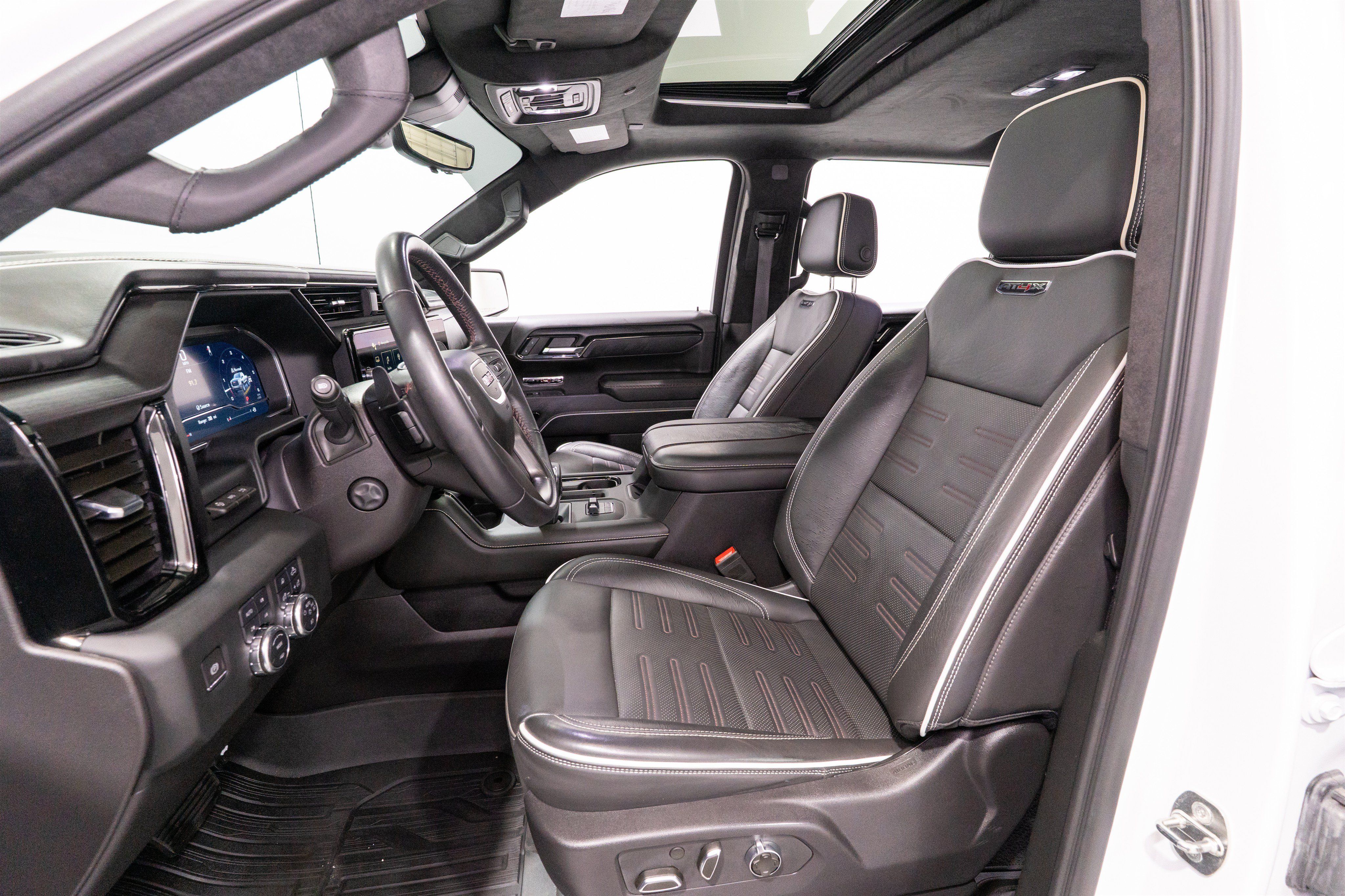 Used 2024 GMC Sierra 1500 AT4X AWD/4WD image 17
