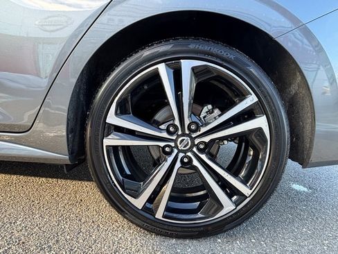 Used 2023 Nissan Sentra SR w/ Trunk Package image 18