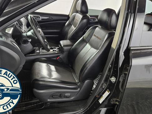 Used 2019 Nissan Pathfinder SL AWD/4WD image 29