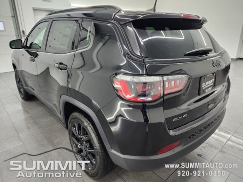 New 2026 Jeep Compass Latitude image 5