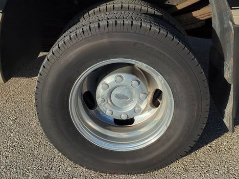 Used 2010 Ford F350 Lariat image 6