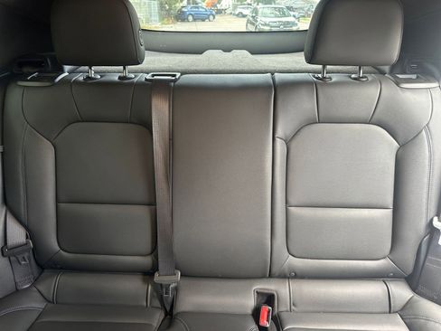 Used 2025 Buick Envista Sport Touring image 32