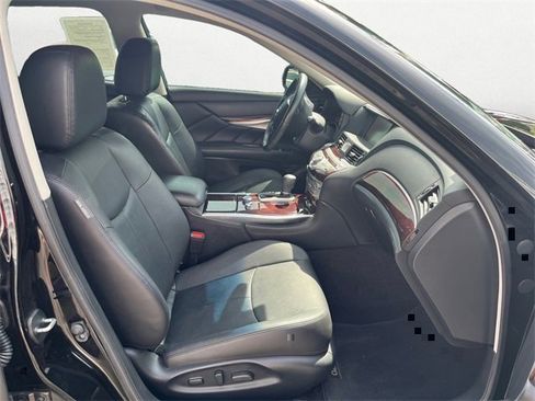 Used 2018 INFINITI Q70 L 3.7 image 16