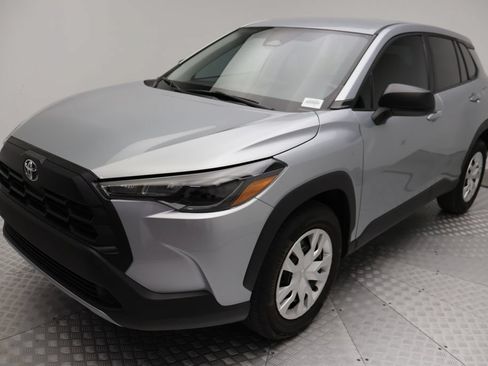 Used 2026 Toyota Corolla Cross L FWD image 2