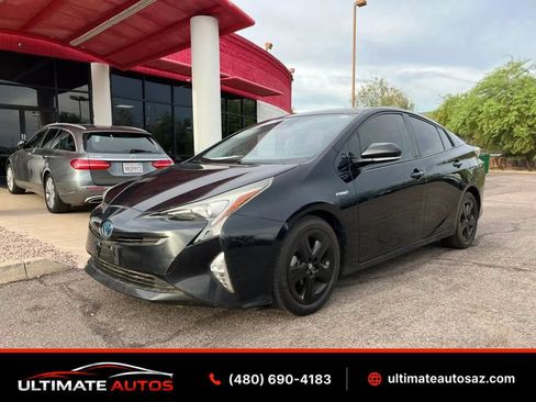 Used 2016 Toyota Prius Three Touring FWD image 1