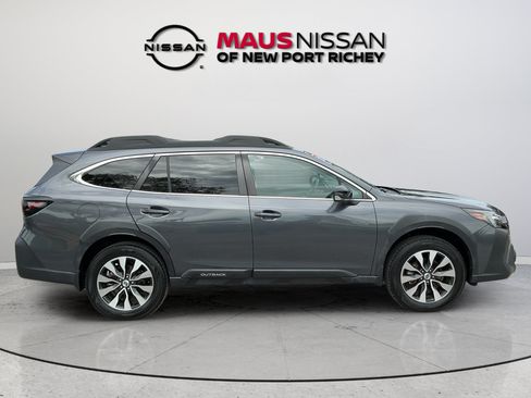 Used 2024 Subaru Outback Limited AWD/4WD image 12