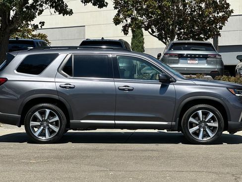 New 2025 Honda Pilot Elite image 3