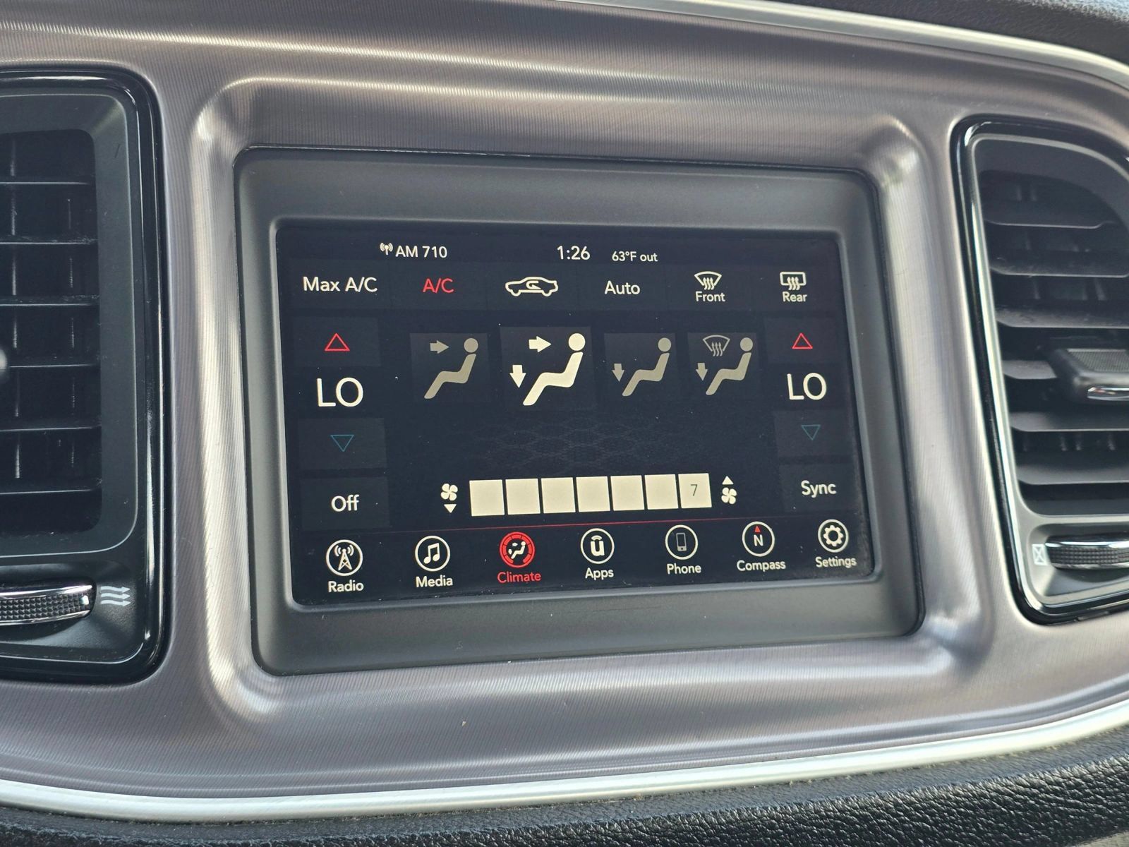 Used 2020 Dodge Challenger SXT RWD image 31