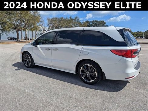 Used 2024 Honda Odyssey Elite image 5
