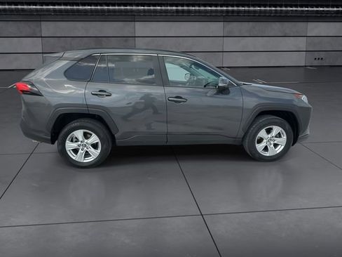 Used 2019 Toyota RAV4 XLE FWD image 9
