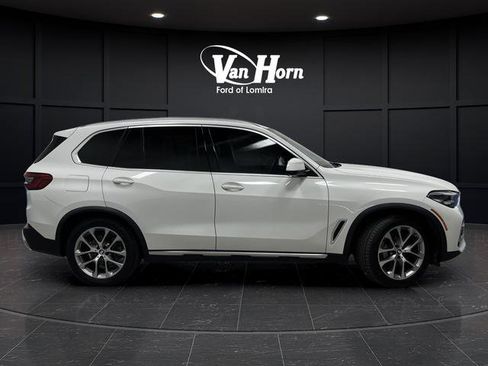Used 2019 BMW X5 xDrive40i w/ Premium Package 2 image 2
