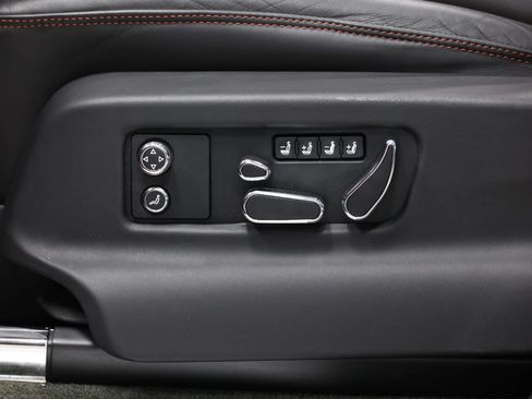 Used 2022 Bentley Bentayga AWD/4WD image 15