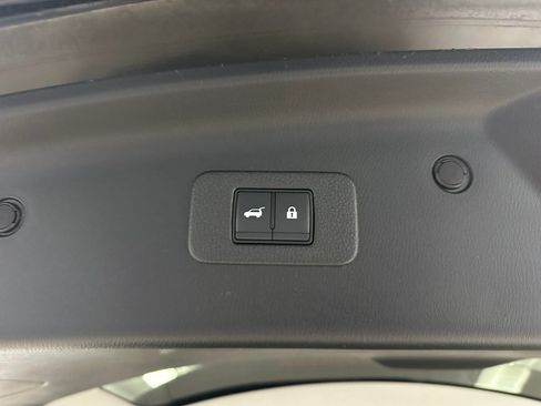 Used 2024 Nissan Armada SL w/ Captain's Chairs Package AWD/4WD image 27