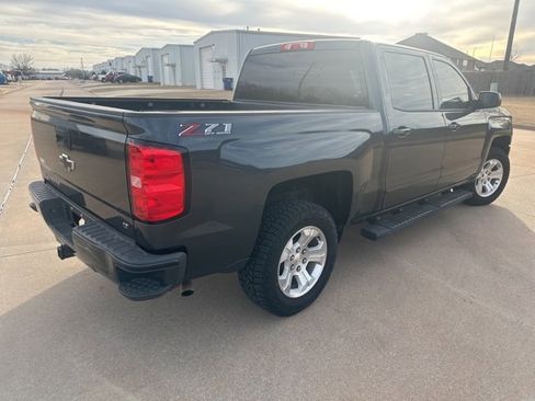 Used 2018 Chevrolet Silverado 1500 LT w/ Texas Edition image 5