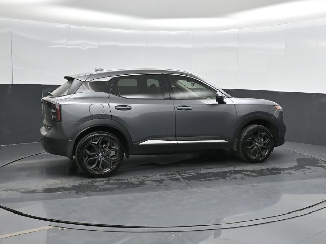 Used 2025 Nissan Kicks SR AWD/4WD image 4
