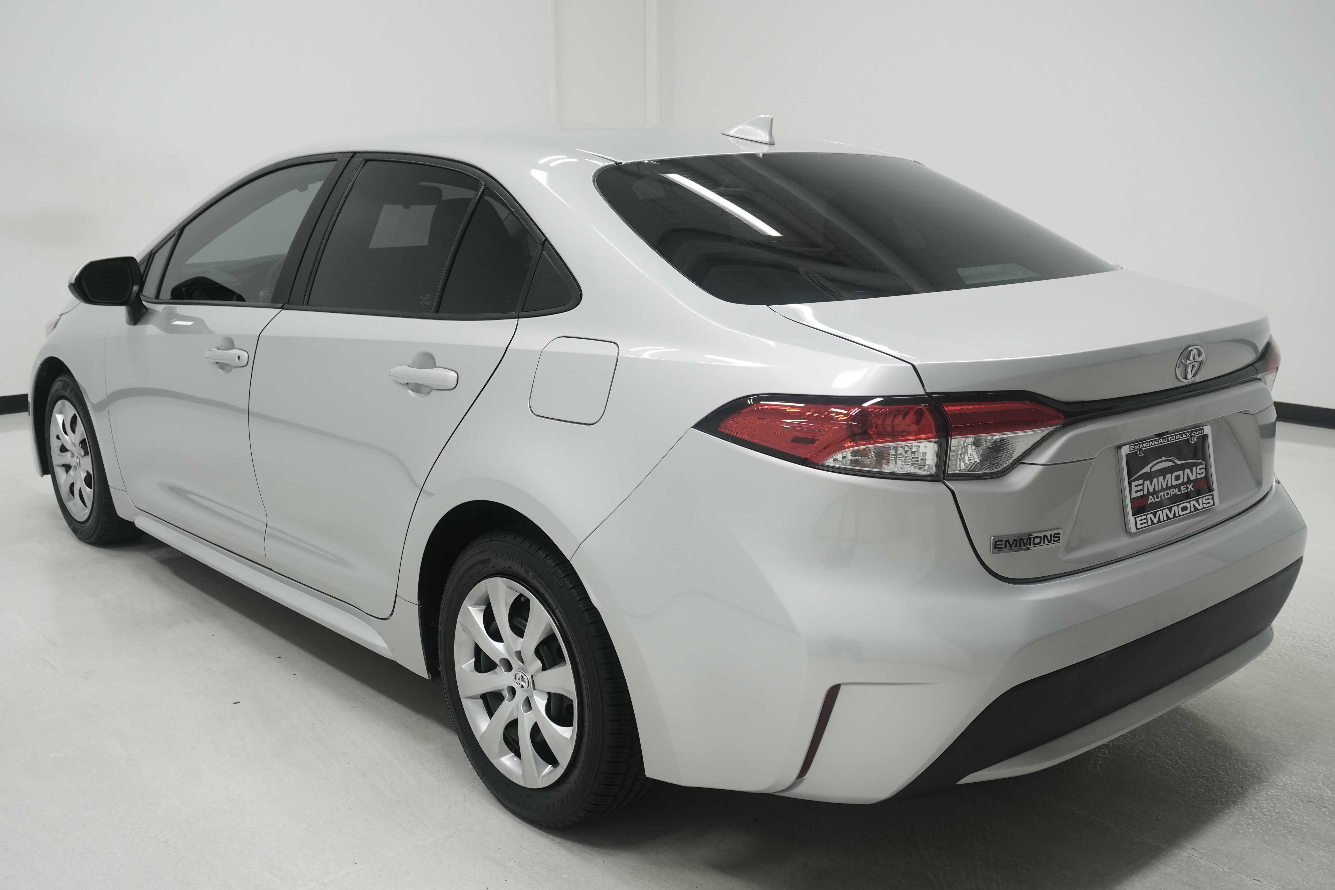 Used 2020 Toyota Corolla LE FWD image 6