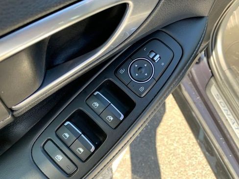 Used 2023 Hyundai Sonata Limited w/ Cargo Package FWD image 13