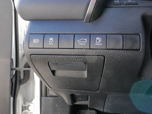 Used 2020 Toyota Camry SE image 22