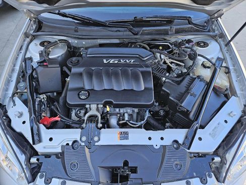 Used 2016 Chevrolet Impala LT FWD image 10