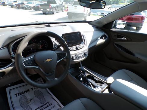 Used 2024 Chevrolet Malibu LS FWD image 9