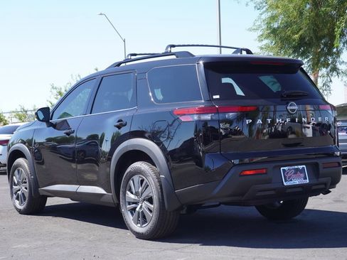 New 2025 Nissan Pathfinder SV image 3