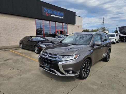 Used 2018 Mitsubishi Outlander GT image 1
