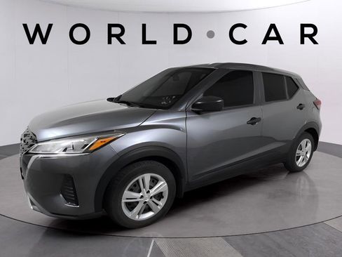 Used 2023 Nissan Kicks S image 3