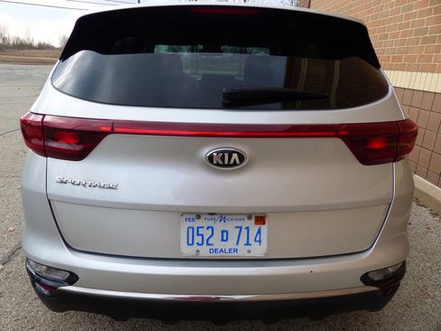 Used 2020 Kia Sportage LX image 8