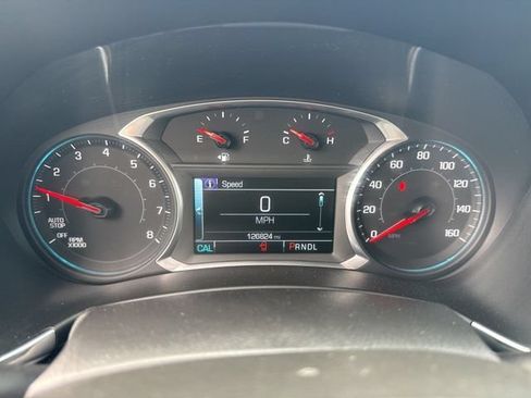 Used 2018 Chevrolet Equinox Premier FWD image 18