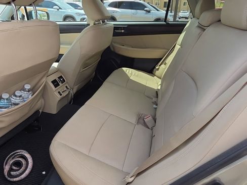 Used 2019 Subaru Outback 2.5i Limited AWD/4WD image 9