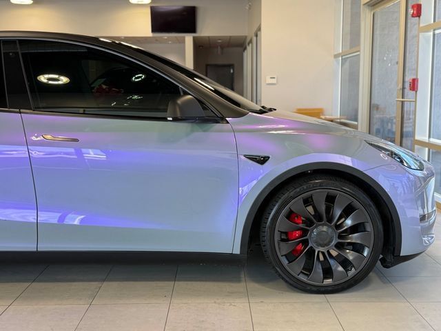 Used 2022 Tesla Model Y Performance AWD/4WD image 16