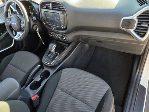Used 2024 Kia Soul LX w/ Option Group 015 image 17