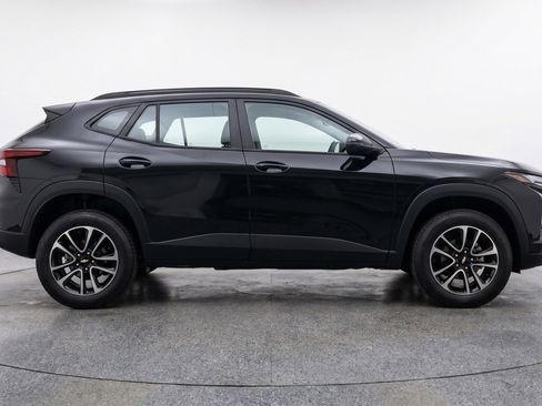 Used 2025 Chevrolet TrailBlazer LT FWD image 11