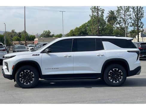 Used 2025 Chevrolet Traverse Z71 w/ Enhanced Driving Package AWD/4WD image 2