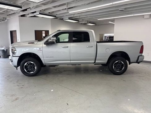 New 2026 RAM 3500 Laramie AWD/4WD image 7