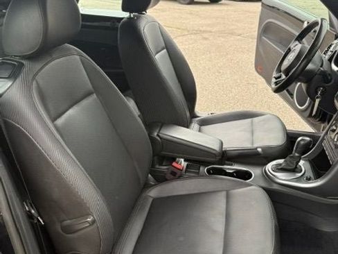 Used 2019 Volkswagen Beetle 2.0T S FWD image 11