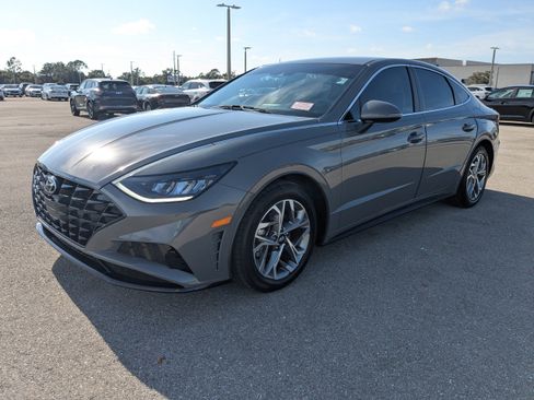 Used 2023 Hyundai Sonata SEL w/ Preferred Accessory Package image 9