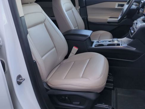 Used 2023 Ford Explorer XLT w/ Equipment Group 202A AWD/4WD image 22
