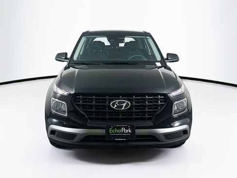 Used 2025 Hyundai Venue SE image 2