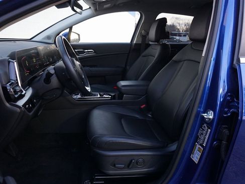 Used 2025 Kia Sportage EX image 10