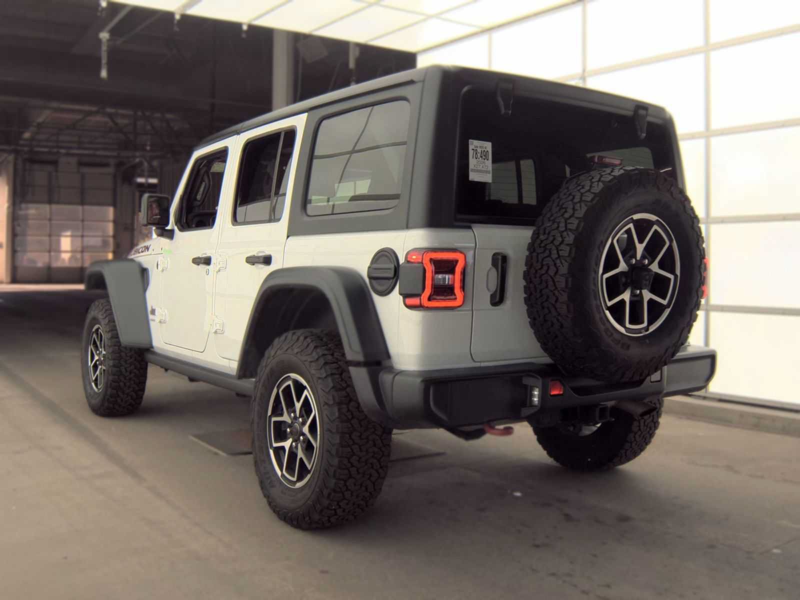 Used 2026 Jeep Wrangler Unlimited Rubicon AWD/4WD image 6