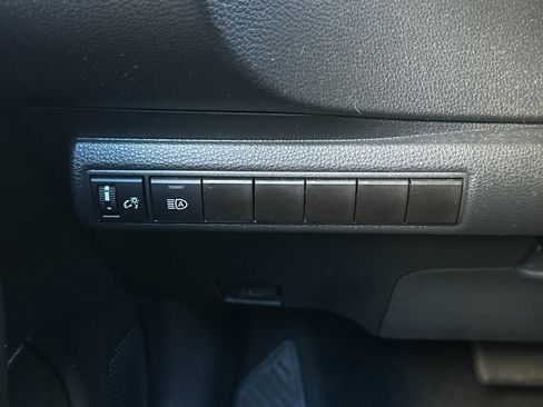 Used 2021 Toyota Corolla LE image 25