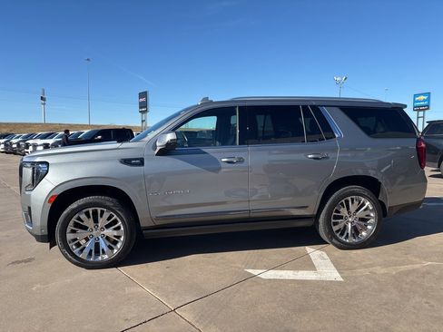 Used 2023 GMC Yukon Denali Ultimate image 3