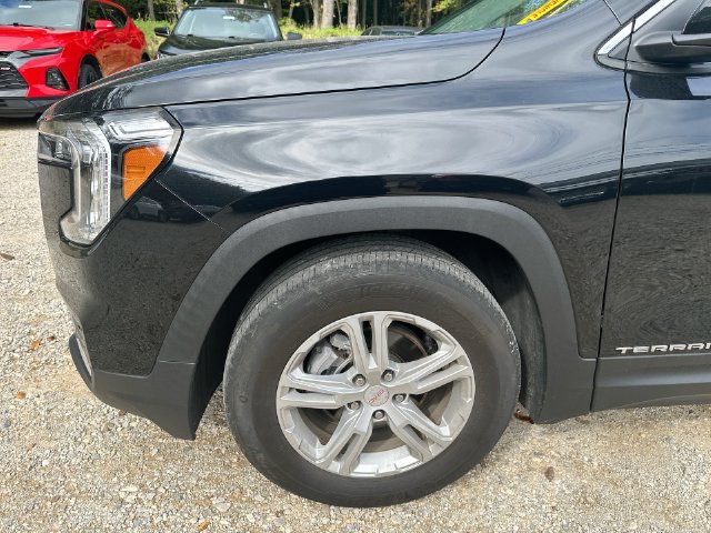 Used 2024 GMC Terrain SLE FWD image 38