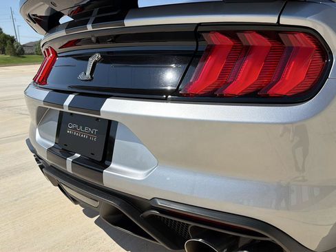 Used 2021 Ford Mustang Shelby GT500 w/ Technology Package RWD image 18