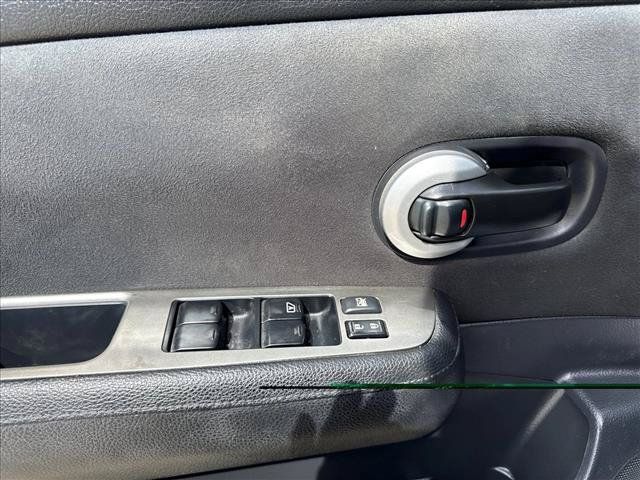 Used 2012 Nissan Versa Hatchback FWD image 19